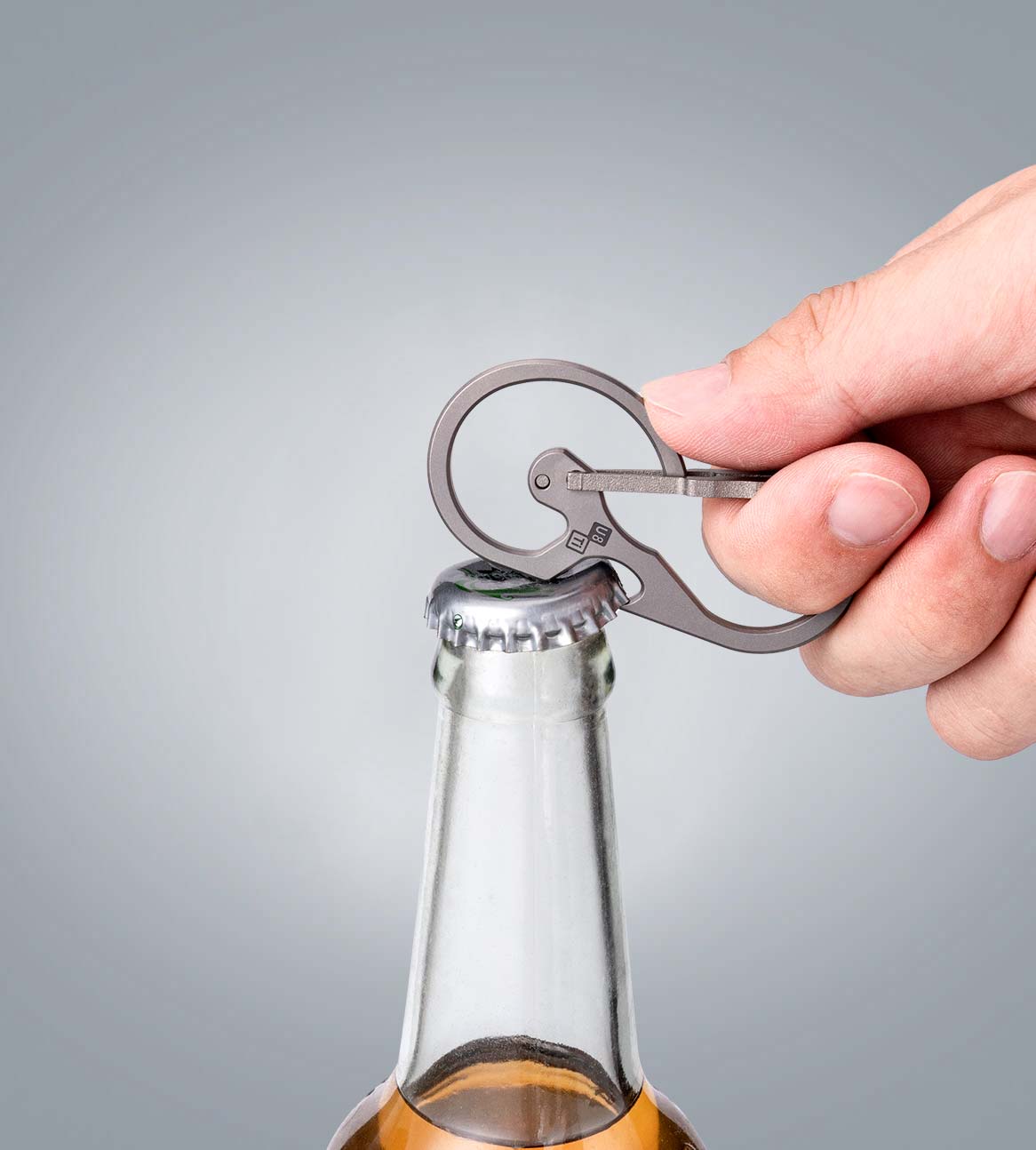 U8 Titanium Karabiner, Schnellverschluss-Schlüsselanhänger Karabiner / Flaschenöffner