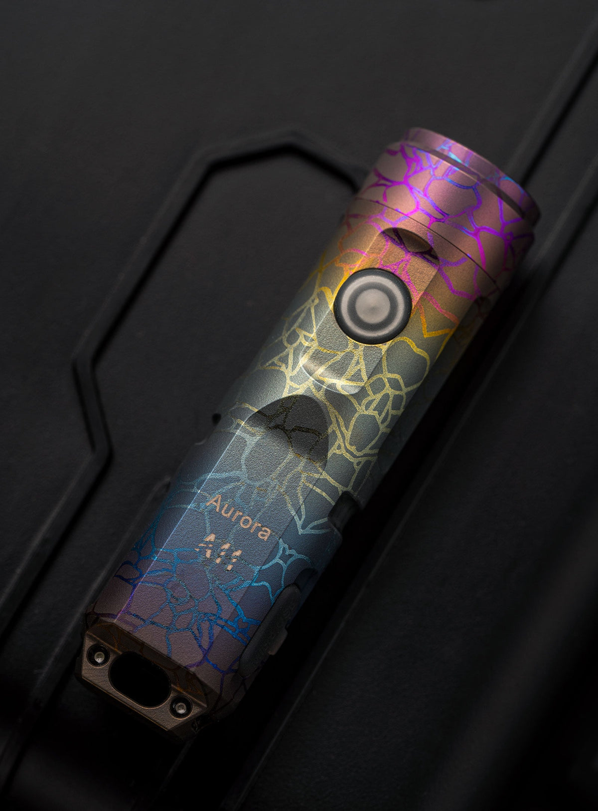RovyVon Aurora A11 titanium keychain flashlight usage image