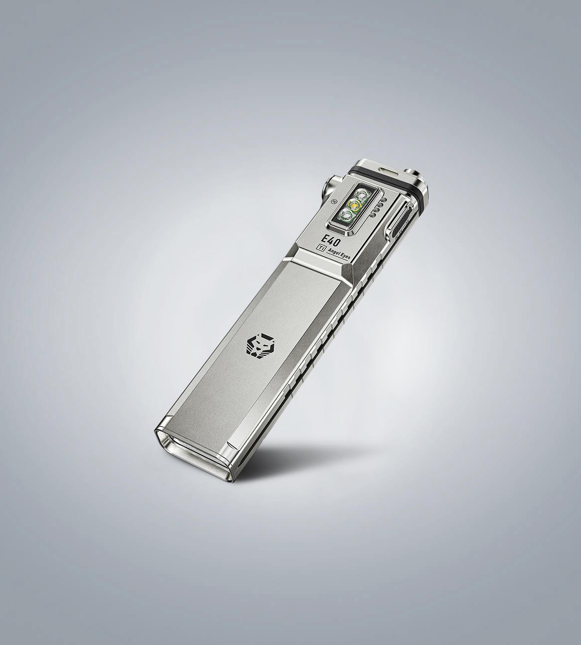 Image of RovyVon Angel Eyes E40 titanium flat EDC flashlight three-quarter front view