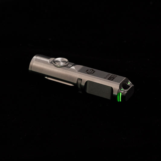 Aurora A4 Pro (G4) USB-C Titanium Schlüsselbund-Taschenlampe – US-Bestand